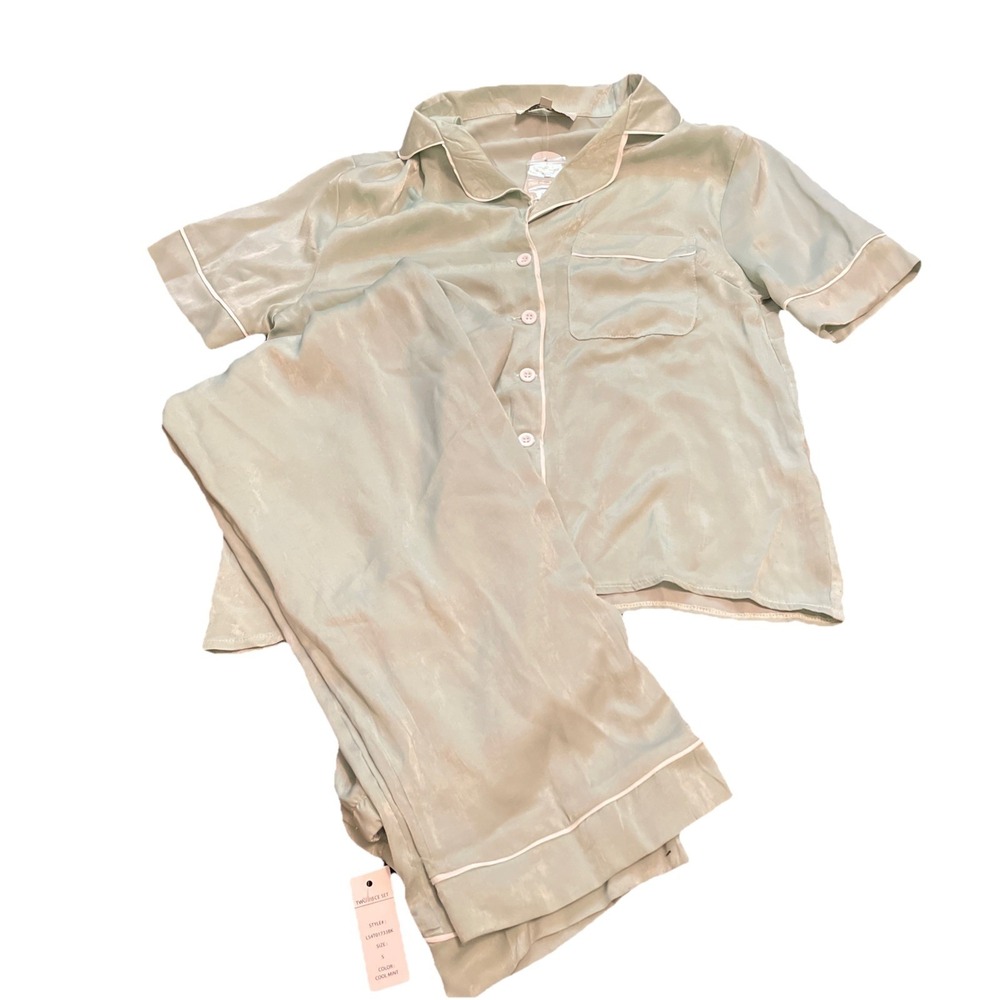 NWT Olive and Oak 2 piece Pajamas Satin Green White Trim Small